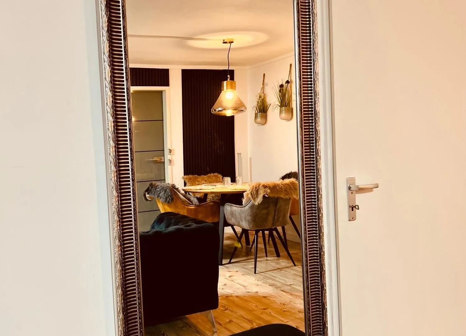 Ferienwohnung Cologne Luxe Living: Opulent Elegance Unleashed 0*,  Deutschland